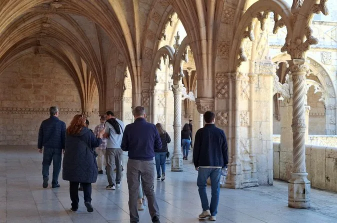 The carved stone arcade of the Jerónimos Monastery cloister